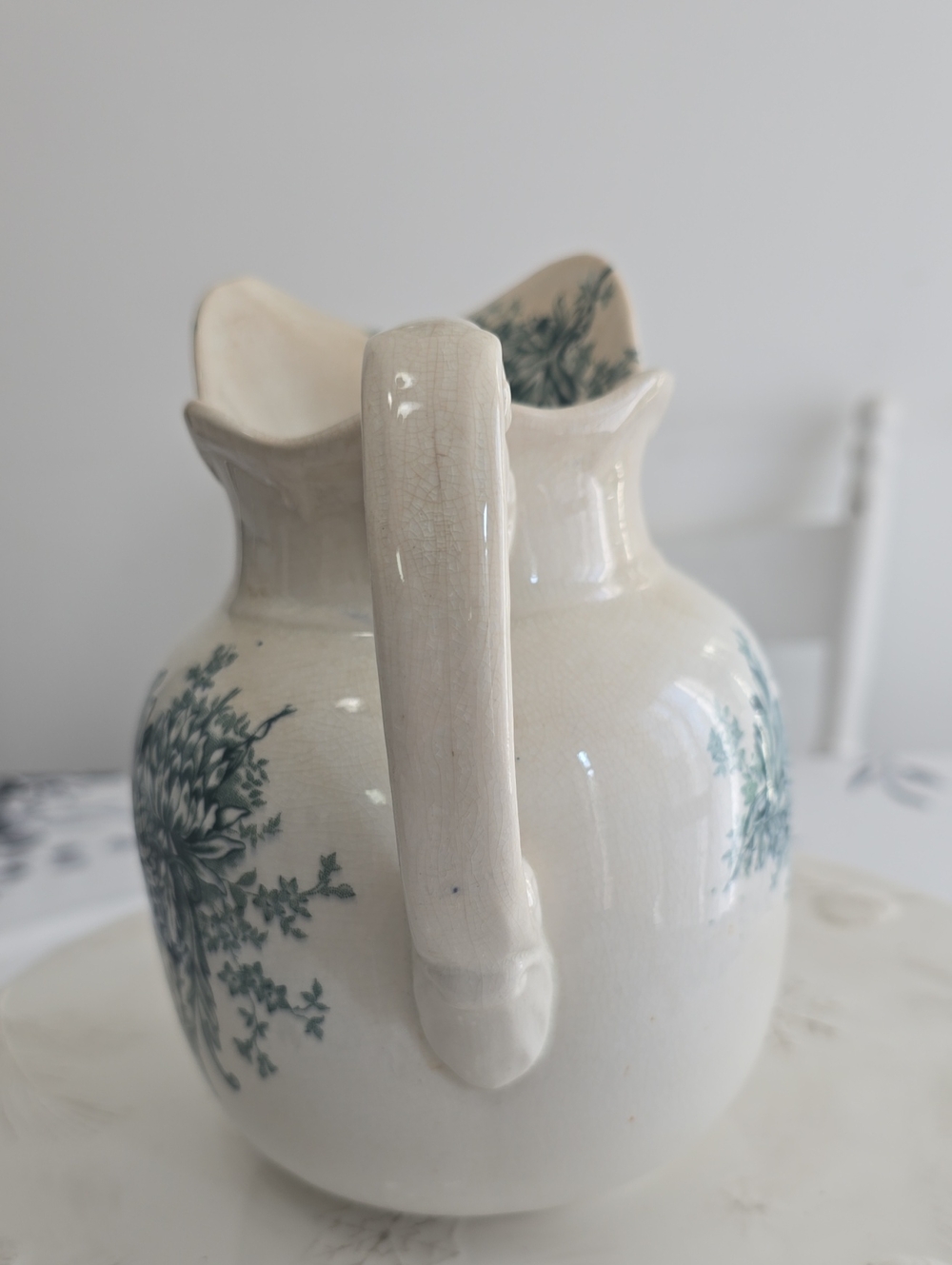Vintage Buffalo Pottery Chrysanthemum Pitcher Vase Semi Vitreous - Picture 4 of 15